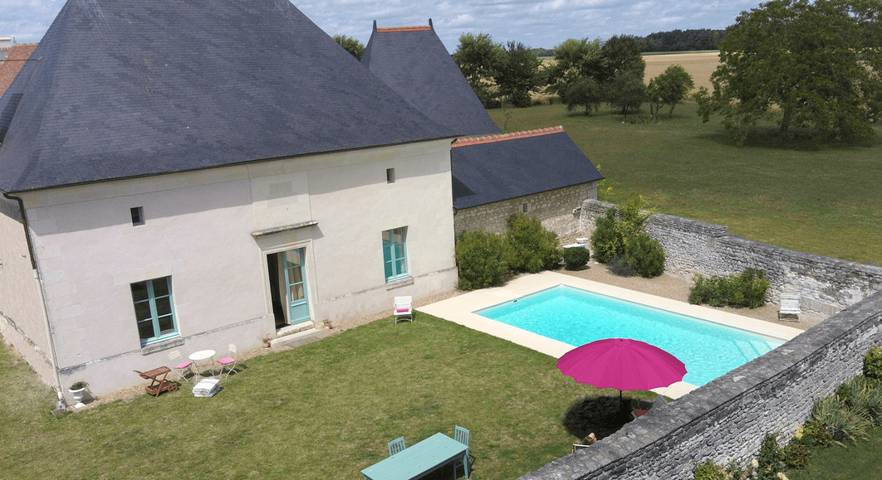 Gîte pour 6 personnes, avec piscine et jardin à Ligré - 4