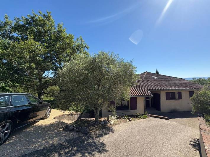 Location de vacances pour 8 personnes, avec piscine ainsi que jardin et vue à Pradons - 3