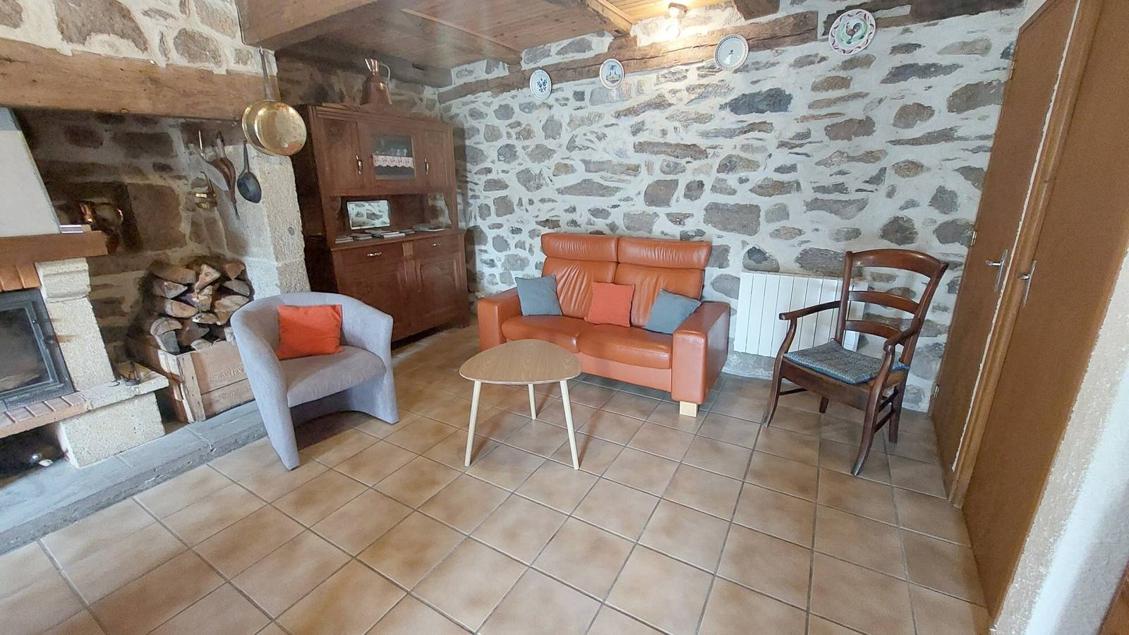 Gîte "Chez le Grand" à Ydes-Bourg dans le Cantal in Ydes, Massif central