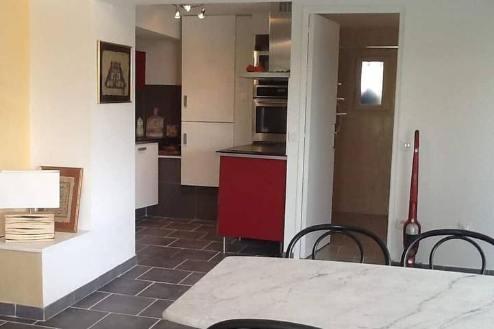 Apartamento entero, Apartamento independiente en villa, en los pinos con vistas al mar. in Ensuès-la-Redonne, Costa mediterránea (Francia)