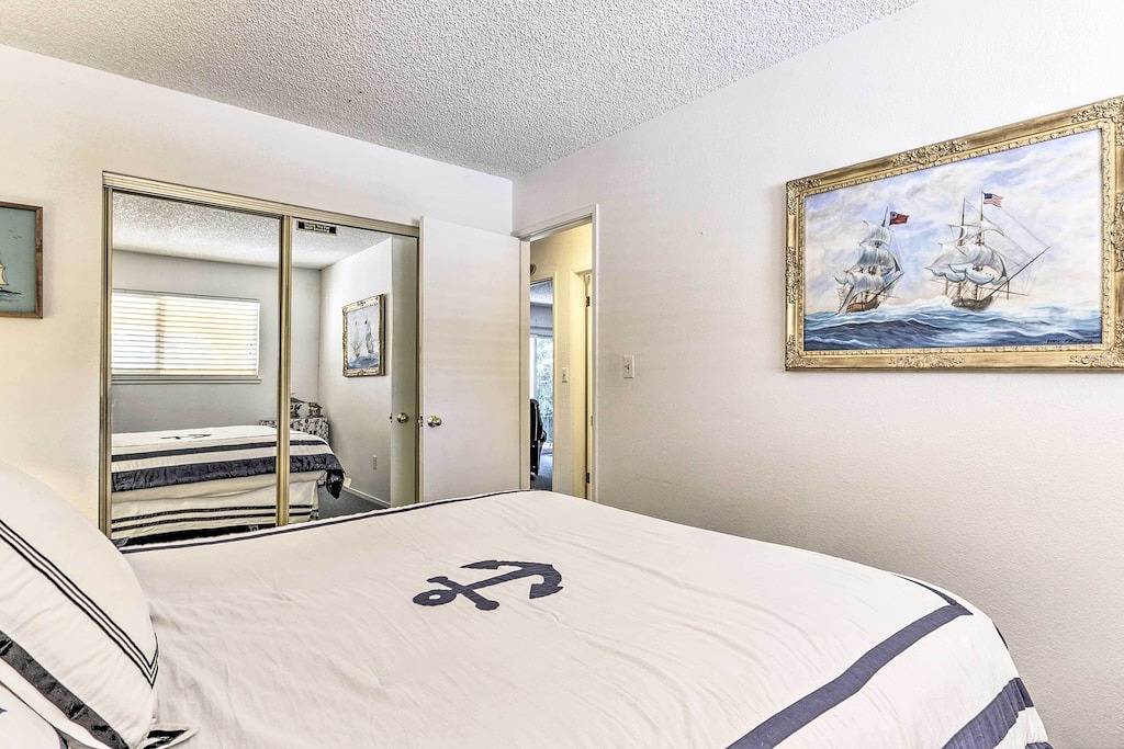 2Br Haus am Wasser in Clearlake Oaks mit Bootsanleger in California North Coast