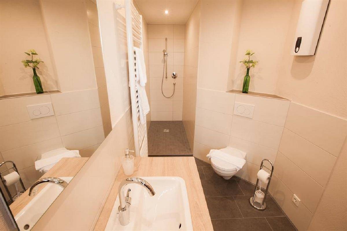 Ganze Ferienwohnung, Doppelzimmer Du/Wc in Schweich, Moseleifel