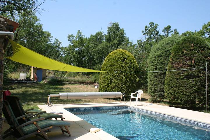 Gîte pour 4 personnes, avec terrasse ainsi que jardin et piscine, animaux acceptés - 1