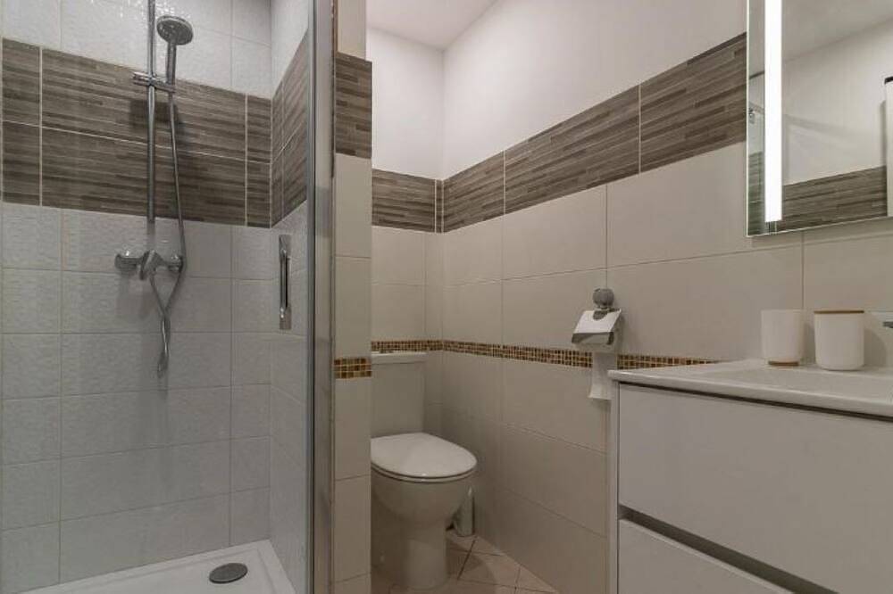 Apartment 100 m2 full foot large terrace overlooking wooded garden in Villefranche-de-Lauragais, Canal del Mediodía