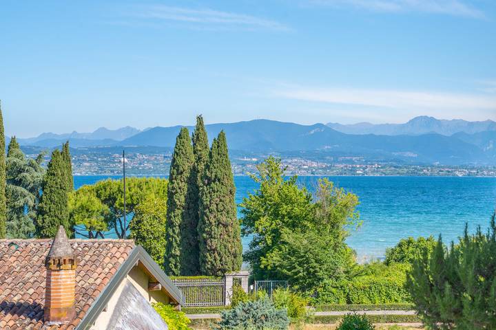 Ferienwohnung für 2 Personen, mit Ausblick und Balkon sowie Pool und Seeblick in Desenzano del Garda - 2