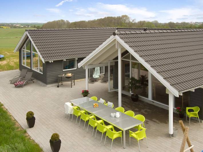 Ferienhaus für 14 Personen, mit Whirlpool und Terrasse sowie Pool und Sauna in Kegnæs