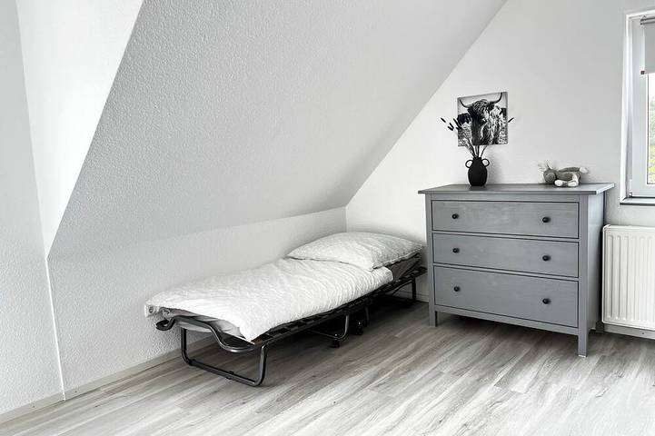 Ganze Wohnung, Moderne Ferienwohnung mit großem Balkon in Königslutter am Elm! Hunde willkommen in Königslutter am Elm, Braunschweig und Umgebung
