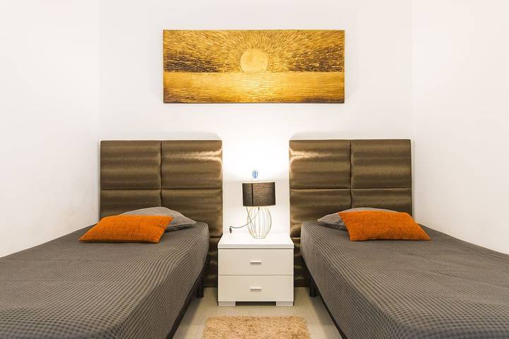 Appartement entier, Vacaciones perfectas a lado del mar en el corazón de Playa de Las Americas in Playa de las Américas, Arona