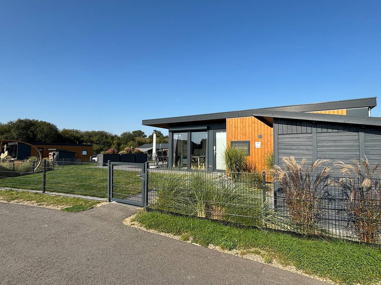 Chalet Black Pearl Ostsee nah Lübecker Bucht / Hund / Zaun / umzäunt in Süsel, Powiat Ostholstein