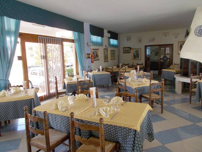 Hôtel pour 3 personnes, avec bassin pour enfant ainsi que piscine et jardin à Vico del Gargano - 2