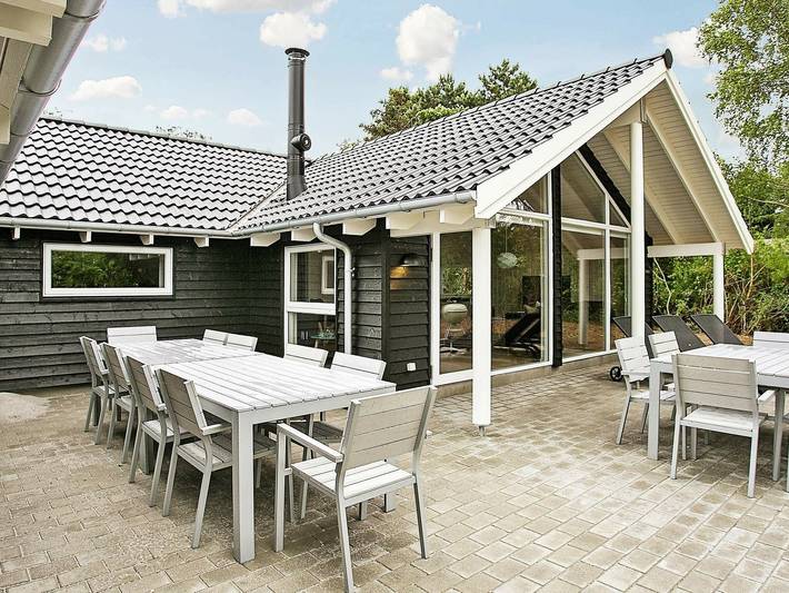 Ferienhaus für 14 Personen, mit Sauna und Terrasse sowie Pool und Whirlpool in Tisvilde