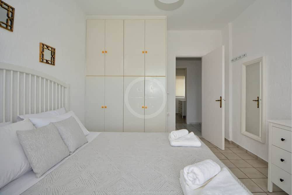 Ganze Wohnung, Vasiliki, a perfect 2 bedroom apartment on a sandy beach in Ermioni, Argolis