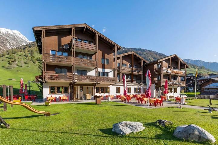 Hotel, mit Terrasse und Garten sowie Sauna und Ausblick in Reckingen-Gluringen