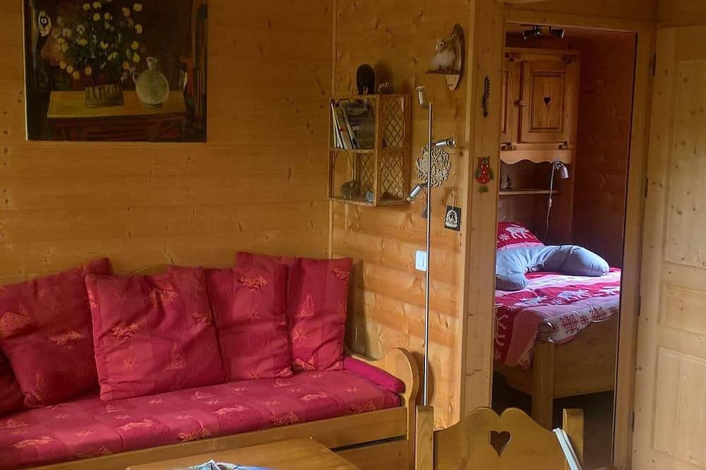Cozy chalet Haut-Jura - Swimming pool on the estate - Terrace with open view in Saint-Laurent-en-Grandvaux, Parc naturel régional du Haut-Jura
