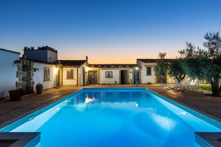 Chalet para 9 personas, con jardín y piscina - 1