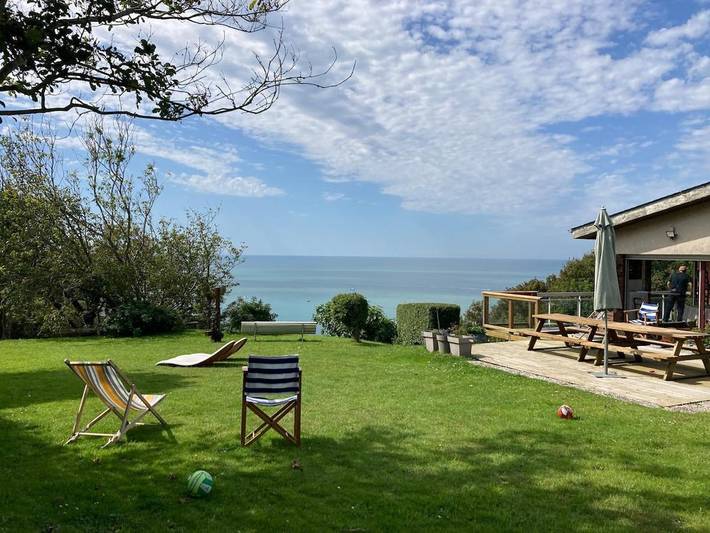 Location de vacances pour 11 personnes, avec Balcon et Terrasse ainsi que Jardin et Vue dans Vaucottes