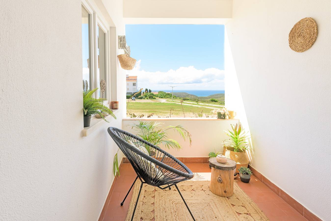 Apartamento inteiro, Apartamento 'Bela Vista_Cozy Apt with Sea View' com vista para o mar, terraço partilhado e Wi-Fi in Arrifana, Aljezur