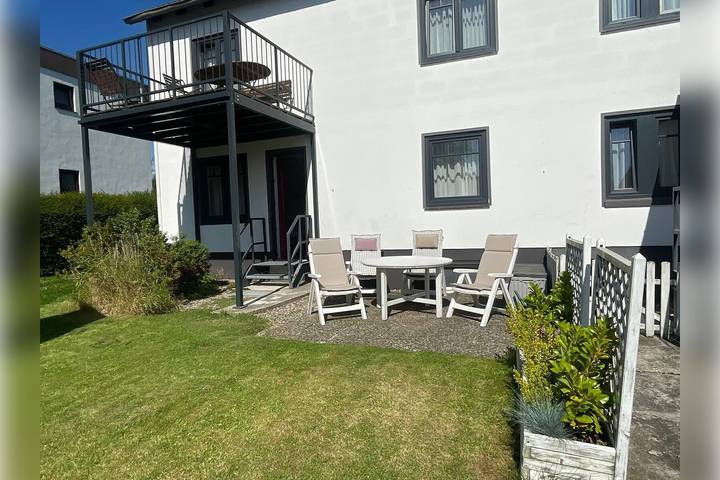 Ganze Wohnung, Strandnahe 2-Zimmer-Wohnung mit Süd-Terrasse und Gartenzugang in Dahme, Ostholstein