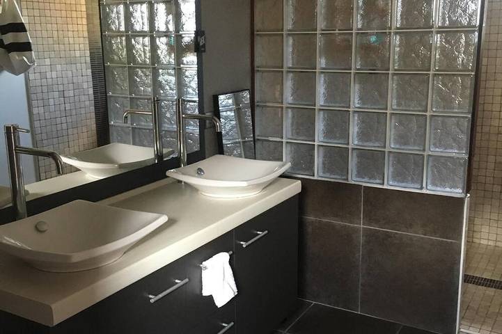 Location de vacances pour 6 personnes, avec terrasse ainsi que jardin et jacuzzi à Aubais - 4