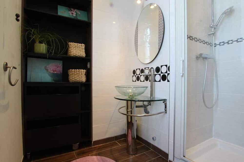 Casa rural encantadora con sauna y gimnasio cerca del mar in La Vendelée, Coutances y alrededores