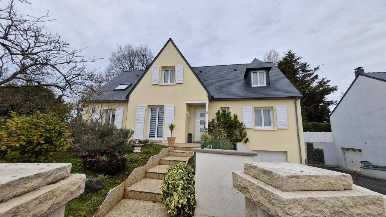 Double Room in Saint-Saturnin, Sarthe