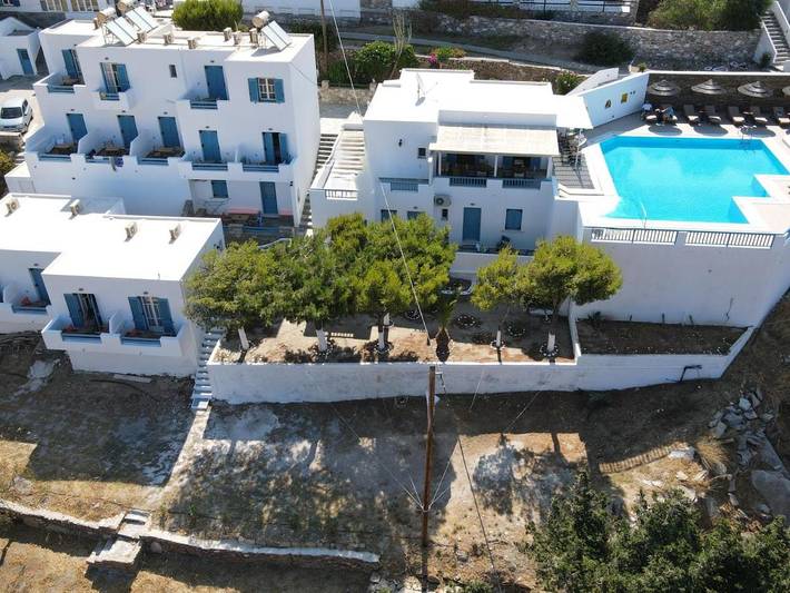 Appart’hôtel pour 2 personnes, avec vue ainsi que piscine et jardin