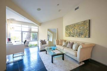 Vacation Home for 12 Guests in Los Angeles, Los Angeles County, Picture 4