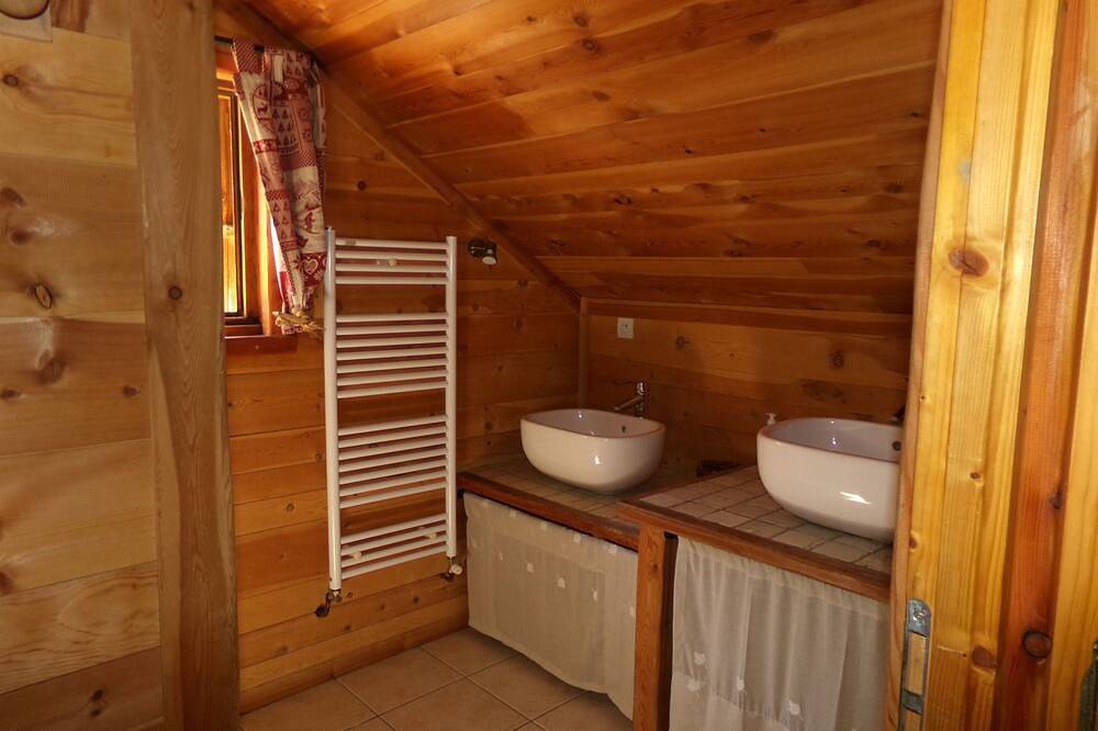 Ganze Wohnung, Neue Wohnung sehr gut Team warme Bergatmosphäre Vars 05560 in Vars (station de ski), Vars