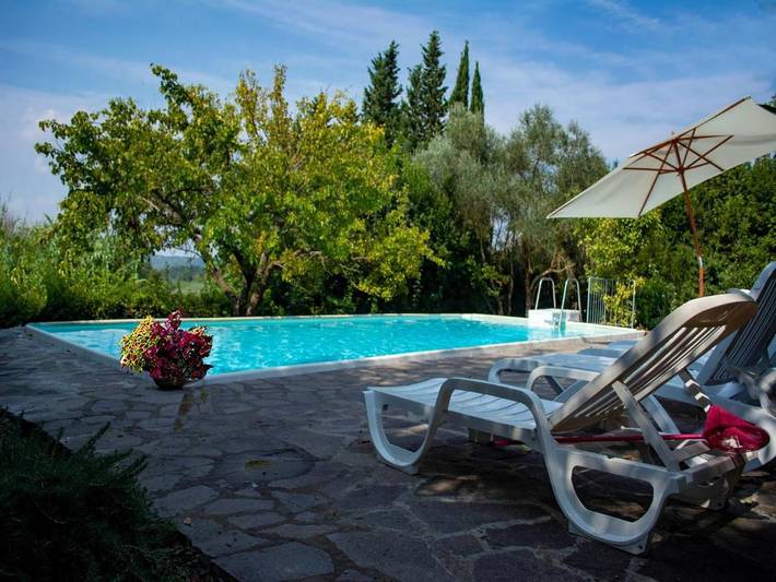 Location de vacances pour 6 personnes, avec piscine ainsi que balcon et jardin, animaux acceptés dans Ghizzano