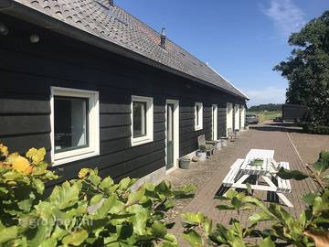 Ferienhaus für 15 Personen, mit Terrasse und Balkon/Terrasse in Serooskerke