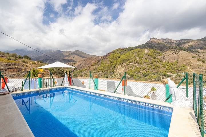 Ferienhaus 'Cortijo La Abuela' mit Bergblick, WLAN und Klimaanlage in Almuñecar, Costa Tropical