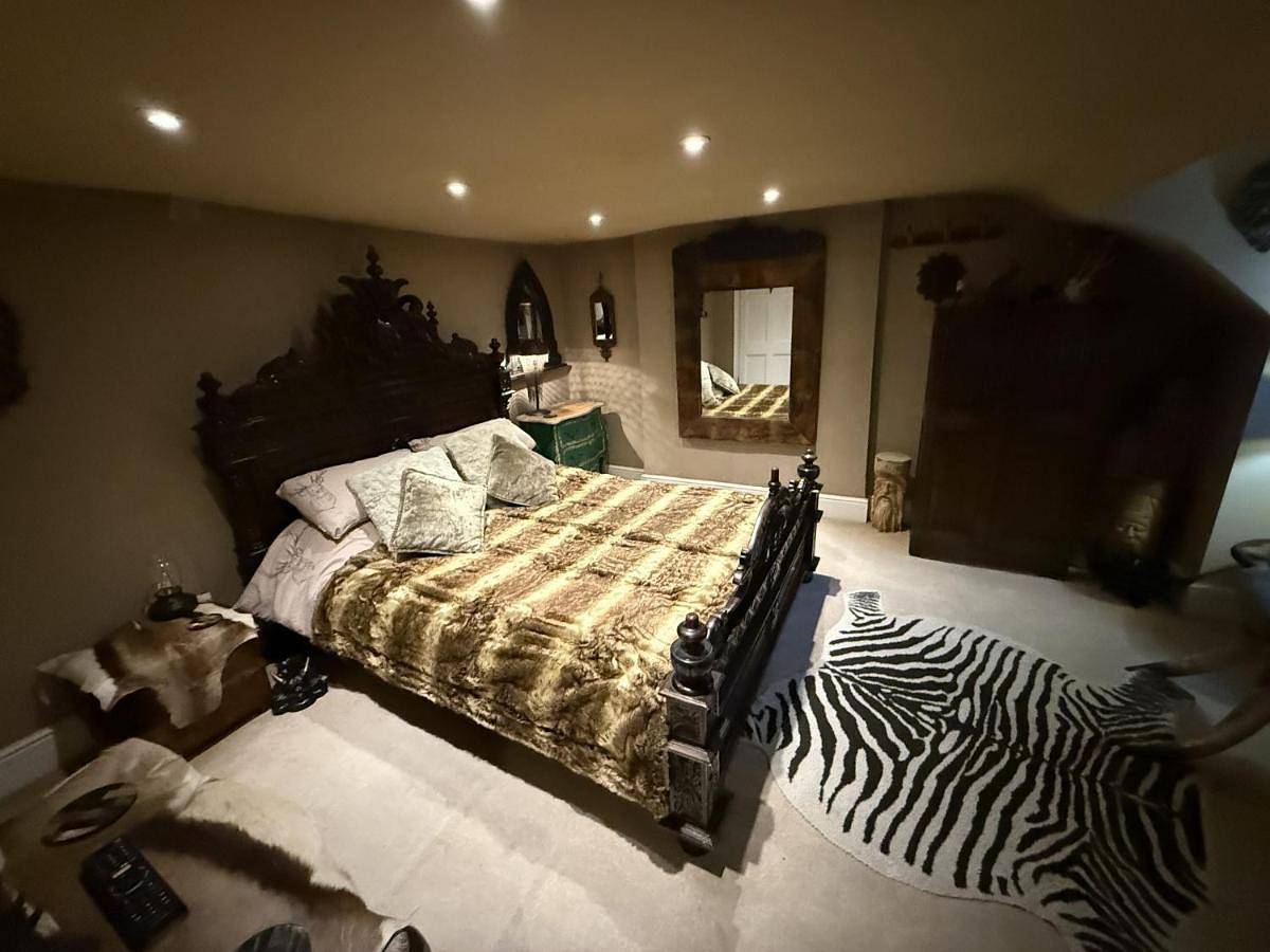 Deluxe Double Room with Bath in Glastonbury, Somerset