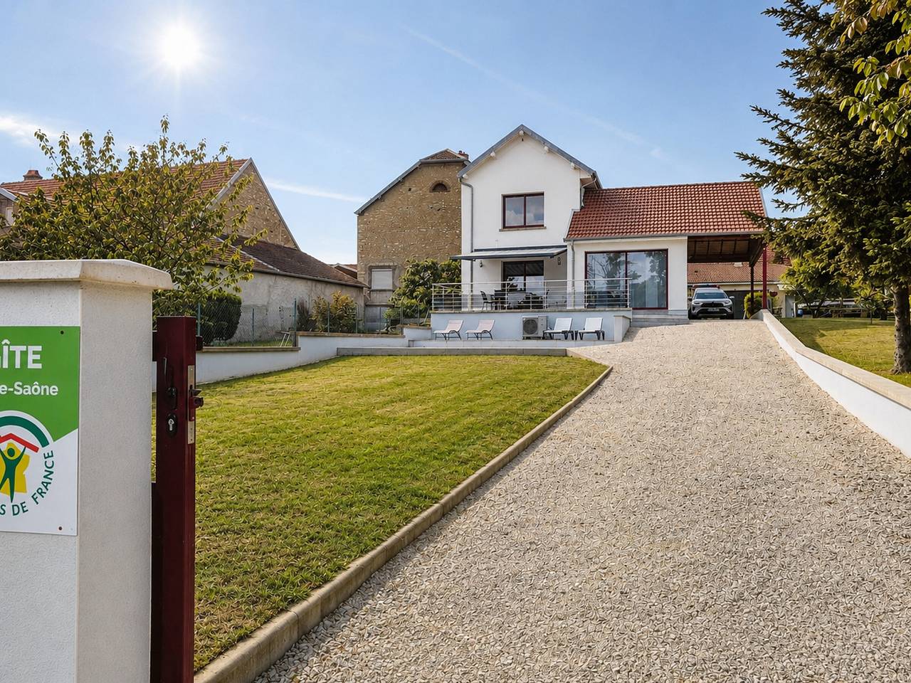 Renovated house by the Saône with terrace and garden in Rigny, Haute-Saône