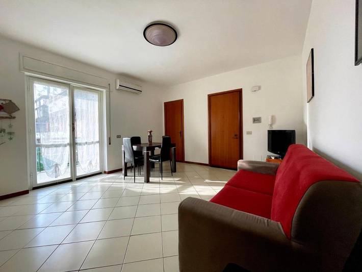 Gîte pour 6 personnes, avec balcon et vue, adapté aux familles à Terracina - 4