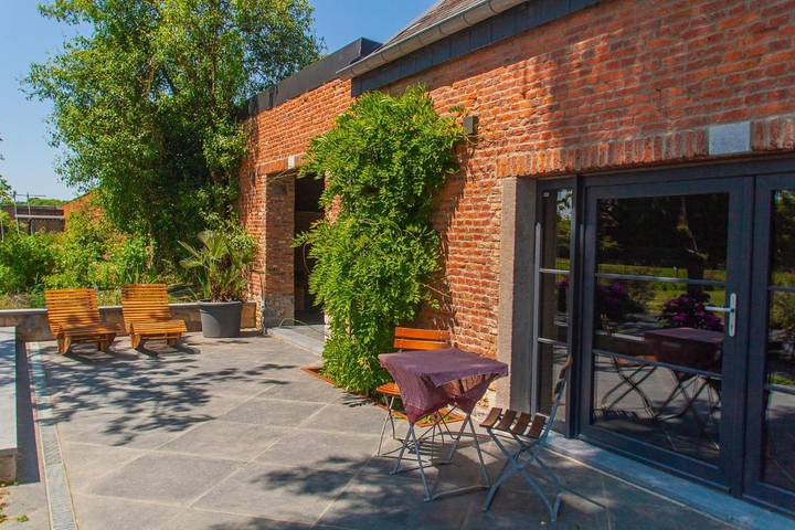Location de vacances pour 2 personnes, avec jardin ainsi que jacuzzi et sauna à Assesse - 3