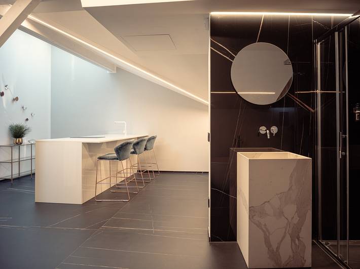 Ganzes Studio, Ferienwohnung 'ACasaStay App 304' mit Bergblick, WLAN und Klimaanlage in Zentrum-Bozner Boden-Rentsch, Bozen