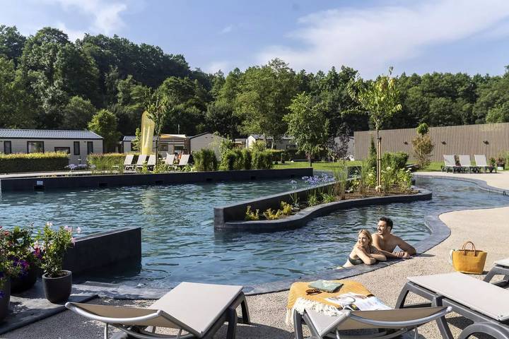 Camping für 4 Personen, mit Terrasse und Pool, mit Haustier in Belgien