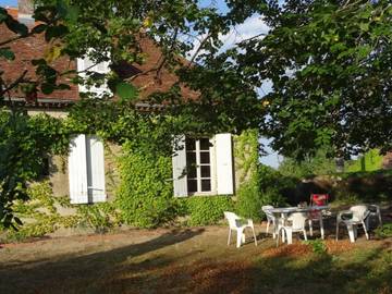Gîte pour 10 personnes, avec terrasse et jardin à Deux-Chaises