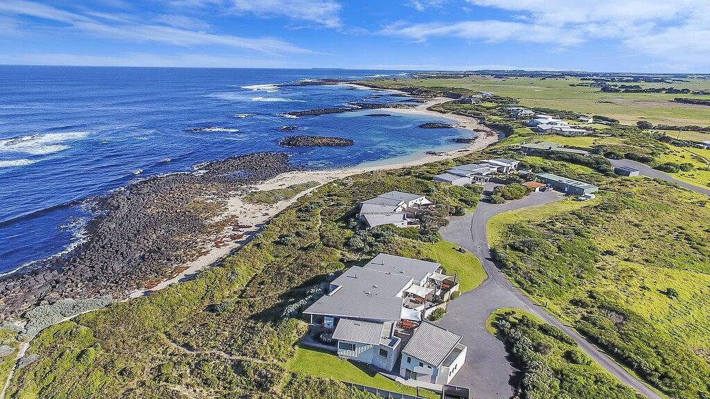 Hearns Beachside Villa 4 in Port Fairy, Shire of Moyne