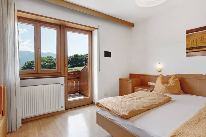 Ferienwohnung für 3 Personen, mit Balkon und Garten sowie Seeblick in Kaltern an der Weinstraße - 4