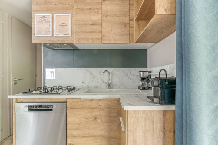 Caravane pour 6 personnes, avec terrasse et balcon/terrasse à Le Bourg-d'Oisans - 2