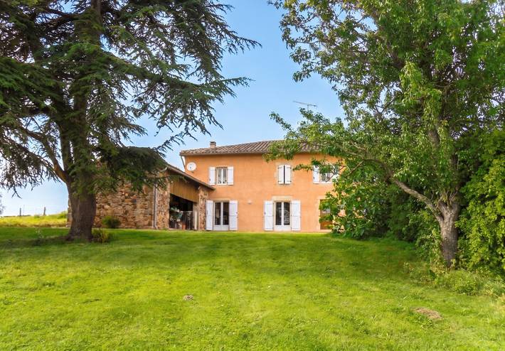 Maison de vacances pour 6 personnes, avec terrasse ainsi que jardin et piscine