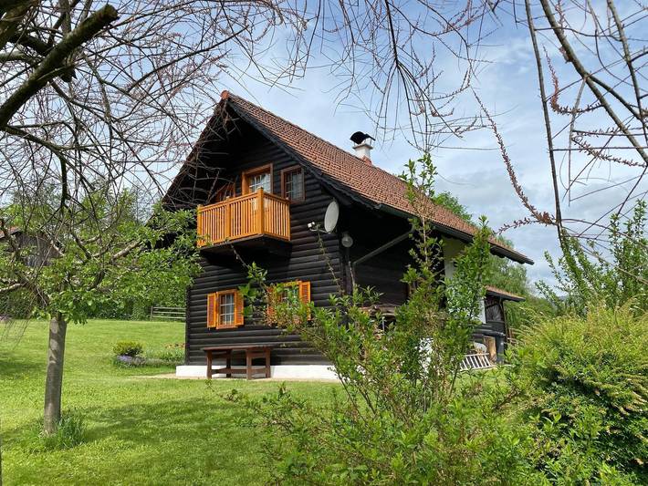 Ferienhaus für 6 Personen, mit Balkon und Garten