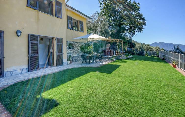 Appartamento vista mare con piscina e parcheggio in Recco, Riviera Ligure