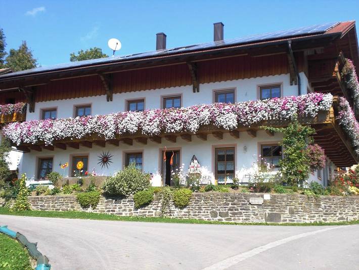 Ferienhaus für 3 Personen, mit Balkon und Balkon/Terrasse sowie Terrasse und Garten in Landkreis Cham