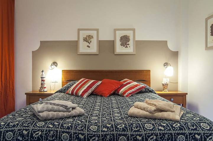 Location de vacances pour 6 personnes, avec piscine ainsi que jardin et jacuzzi, animaux acceptés à Terracina - 2