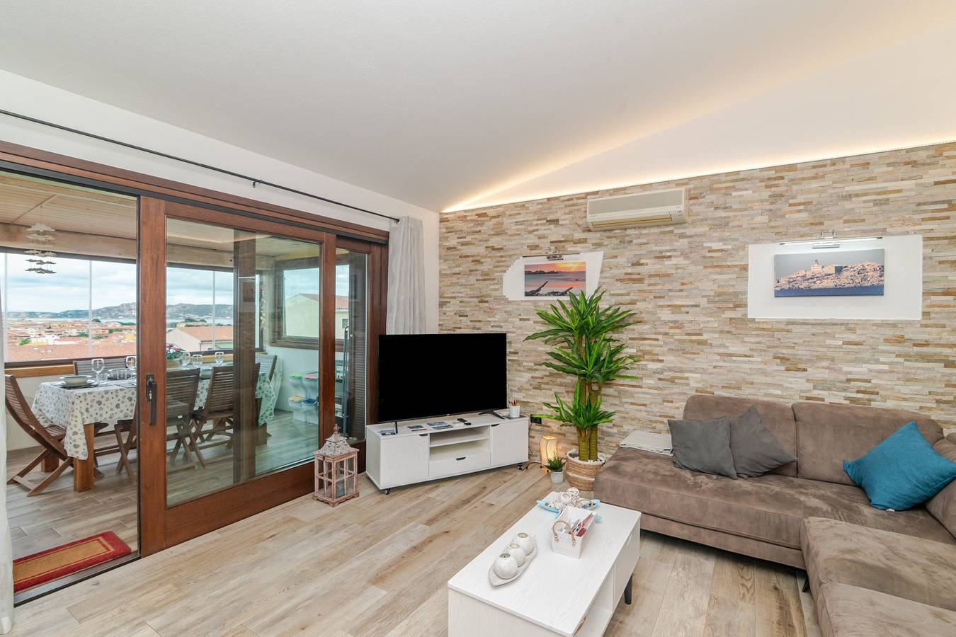 Casa Vacacional 'Nuevo Ático Stella Maris Palau' con Vistas al Mar, Wi-Fi y Aire Acondicionado in Palau (town), Palau (Cerdeña)