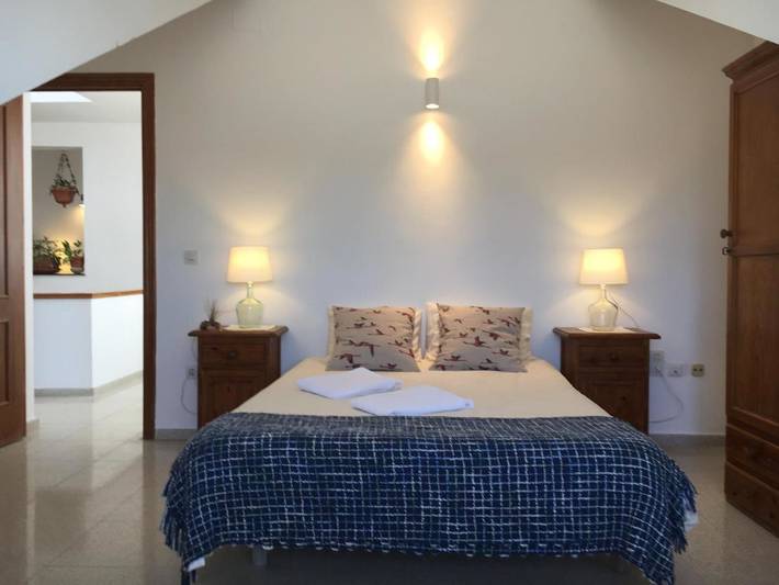 Alojamiento y desayuno para 3 personas, con Terraza y Jardín además de Piscina y Vistas en Sanlúcar de Barrameda