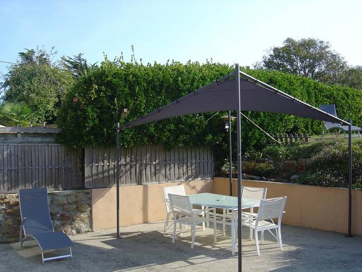 Casa de huéspedes para 4 personas, con terraza además de jardín y vistas - 1
