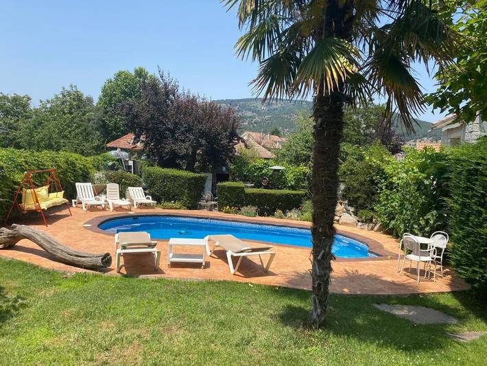 Apartamento para 6 personas, con Terraza y Jardín además de Piscina y Vistas en Moralzarzal